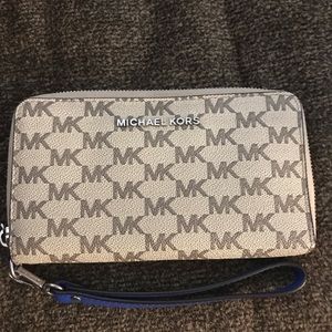 Michael Kors wallet/wristlet